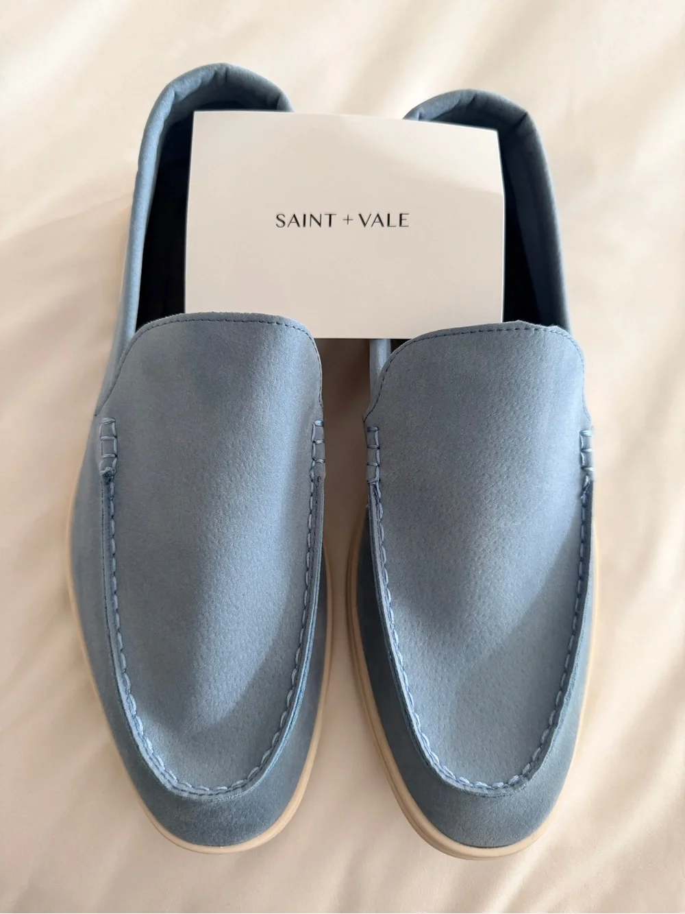 saint & Vale stylish powder
